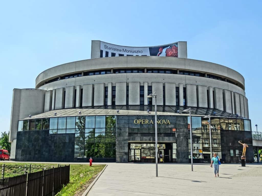 Budynek opery Nova w Bydgoszczy - atrakcja turystyczna.